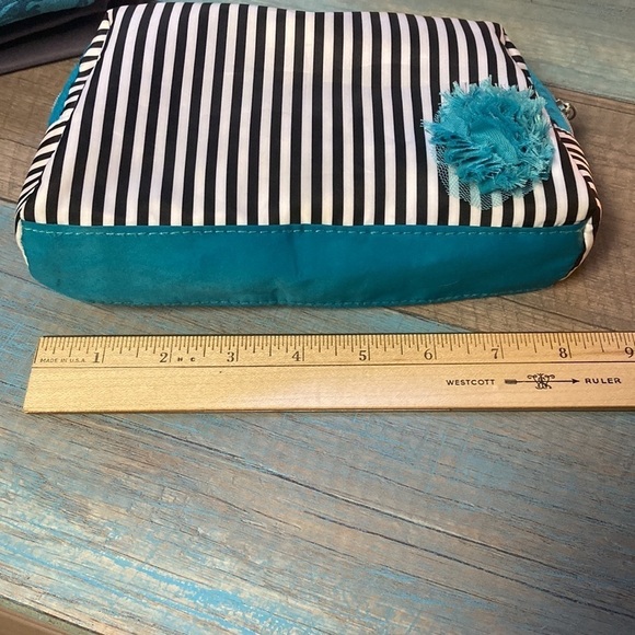 3 cosmetics bags - Picture 5 of 13